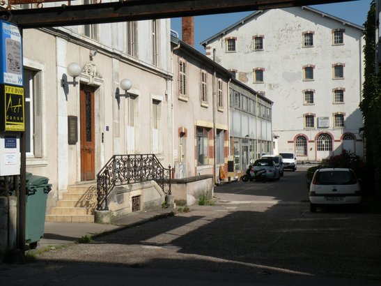  immeubles industriels et de commerce, rue Mouilleron